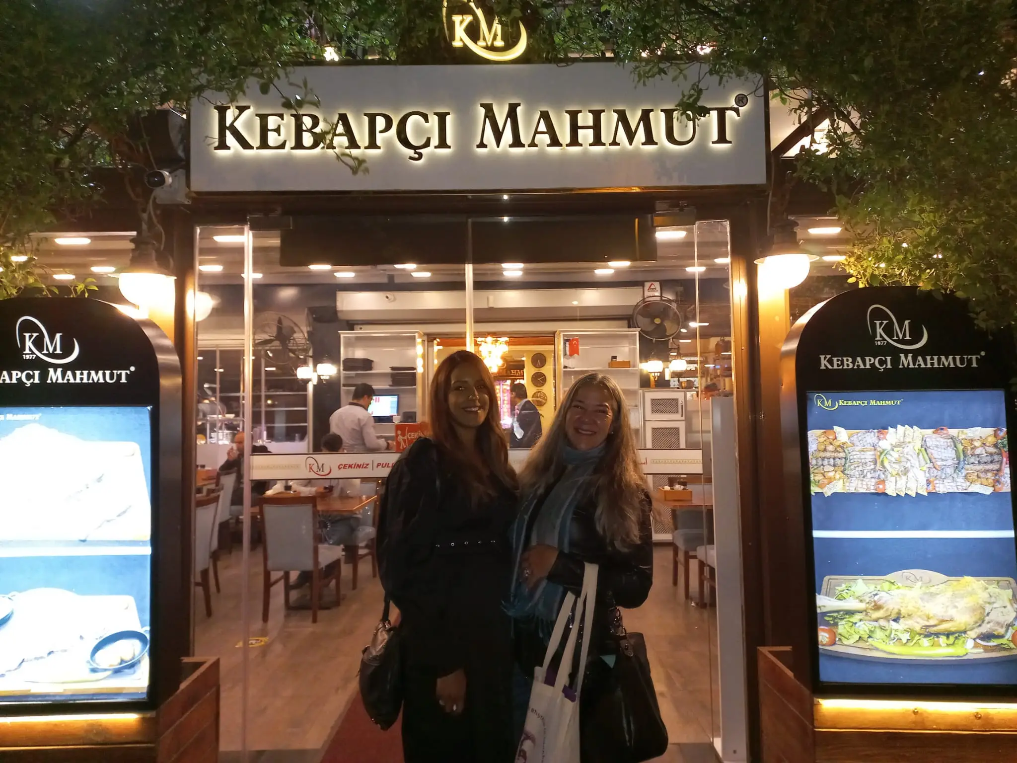 Authentic Istanbul Dining Experiences | Private VIP Tours | Cool Travel Istanbul