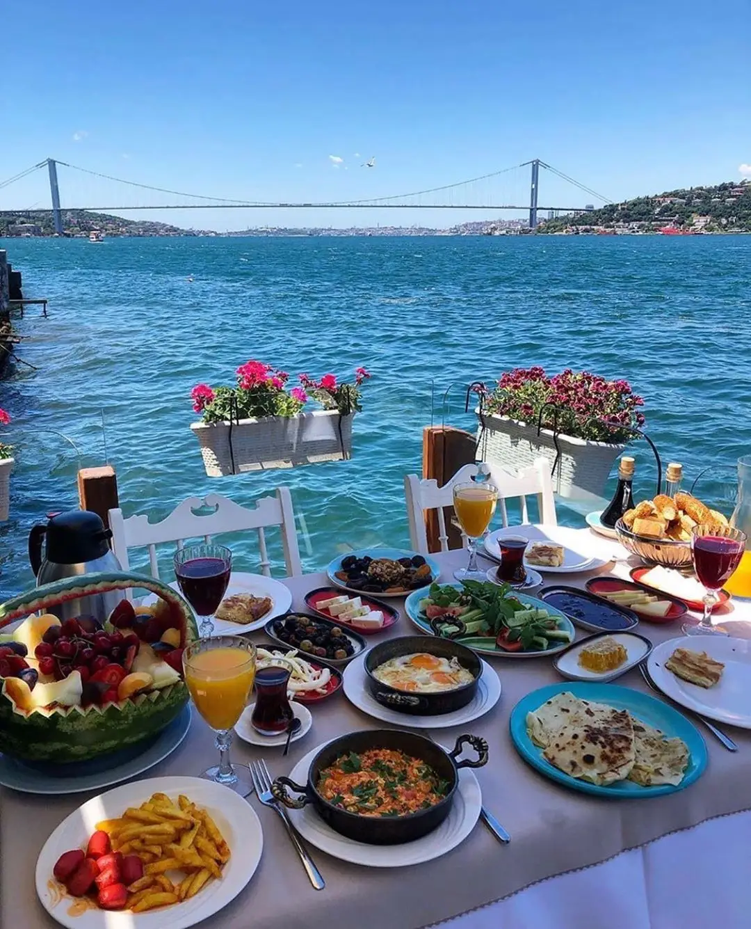 Bosphorus Dinner Cruise & Night Entertainment | Exclusive VIP Tours | Cool Travel Istanbul