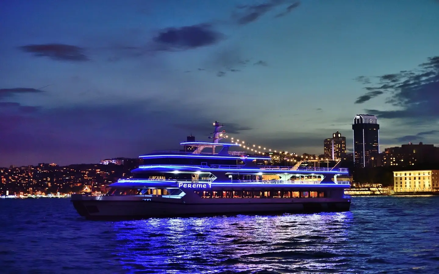 Private Bosphorus Luxury Yacht Tours | Exclusive VIP Experience | Cool Travel Istanbul