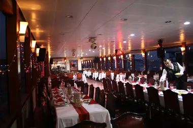 Bosphorus Dinner Cruise & Night Entertainment | Exclusive VIP Tours | Cool Travel Istanbul