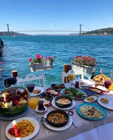 Bosphorus Dinner Cruise & Night Entertainment | Exclusive VIP Tours | Cool Travel Istanbul