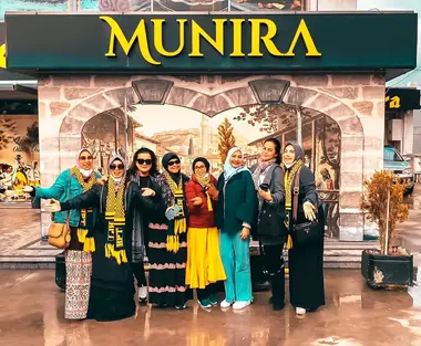 Enjoying a Delightful Shopping Stop at Munira in Bursa
