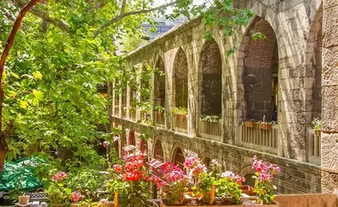 Explore the Historic Charm of Bursa's Architecture