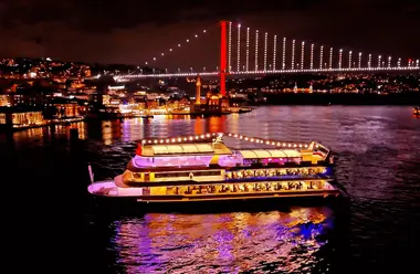 Romantic Bosphorus Yacht Cruises | Exclusive Private VIP Tours | Cool Travel Istanbul