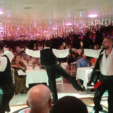 Romantic Bosphorus Yacht Cruises | Exclusive Private VIP Tours | Cool Travel Istanbul