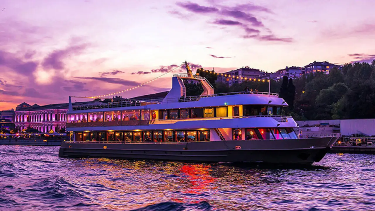 Romantic Bosphorus Yacht Cruises | Exclusive Private VIP Tours | Cool Travel Istanbul